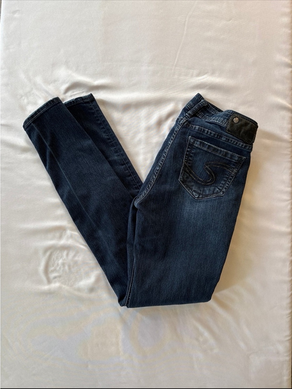 Silver Jeans Skinny in Deep Indigo Jeggings